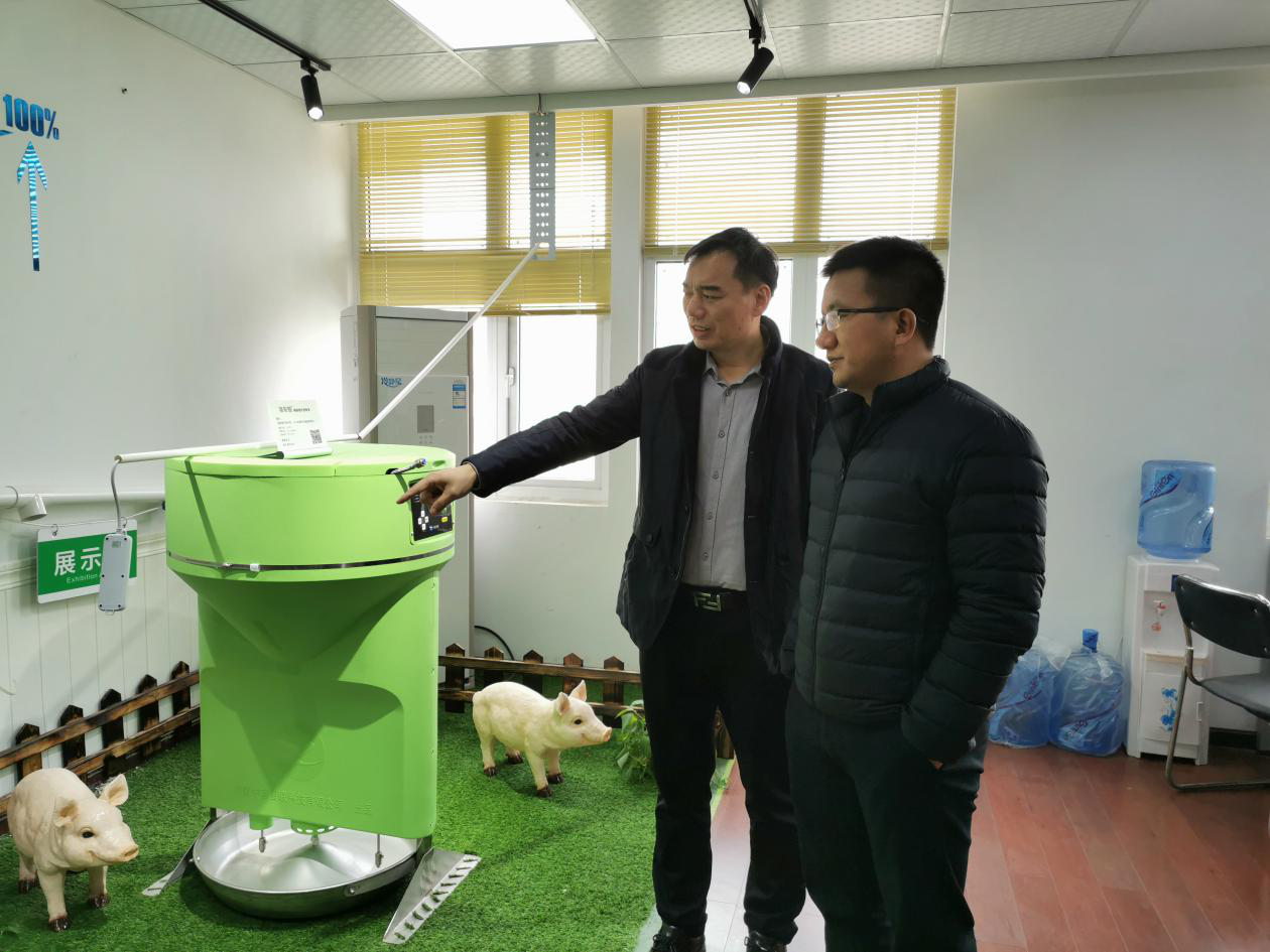TMR自动饲喂系统_北京奥耐尔农牧科技有限公司